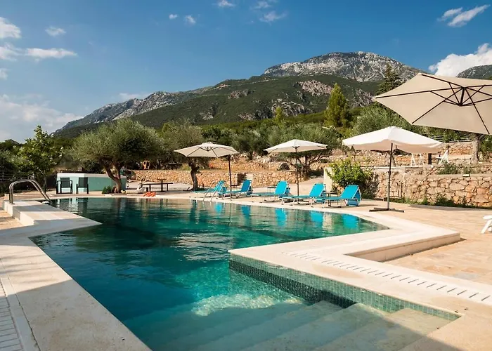Villa Needa\'S - Home Love Retreat By The Pool